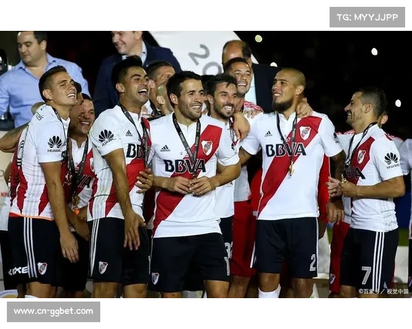 莱比锡大胜巩固第二，进攻火力全开显实力