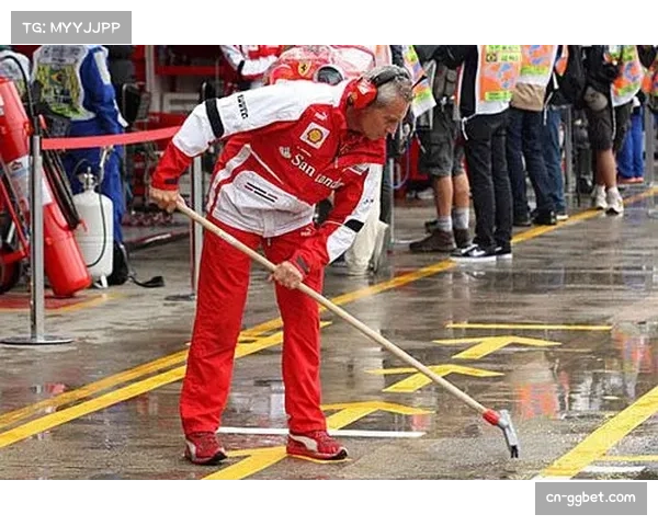 雨战导致场地积水,多场比赛出现传球失误增多情况